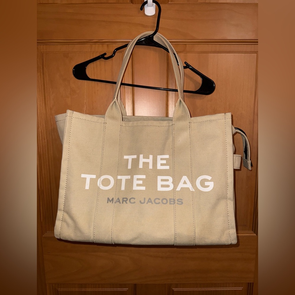 Marc Jacobs Tan Tote Bag